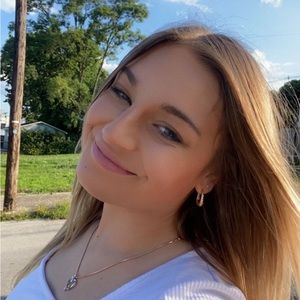 Meet your Posher, Haley